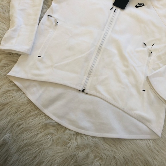 ✔️ NWT✔️ NIKE Sportswear Tech Fleece cape - Picture 4 of 9